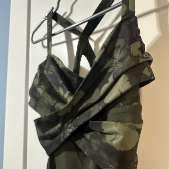 Lululemon Athletica Wrap Tank Top Green Women’s Medium - Picture 15 of 16